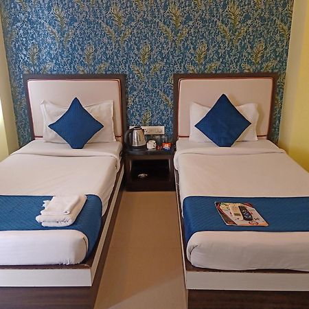 Hotel Janki International 3 Km From Kashi Vishwanath Temple Free Pickup From Railway Station Varanasi Dış mekan fotoğraf