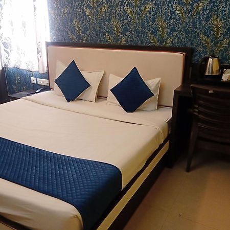 Hotel Janki International 3 Km From Kashi Vishwanath Temple Free Pickup From Railway Station Varanasi Dış mekan fotoğraf