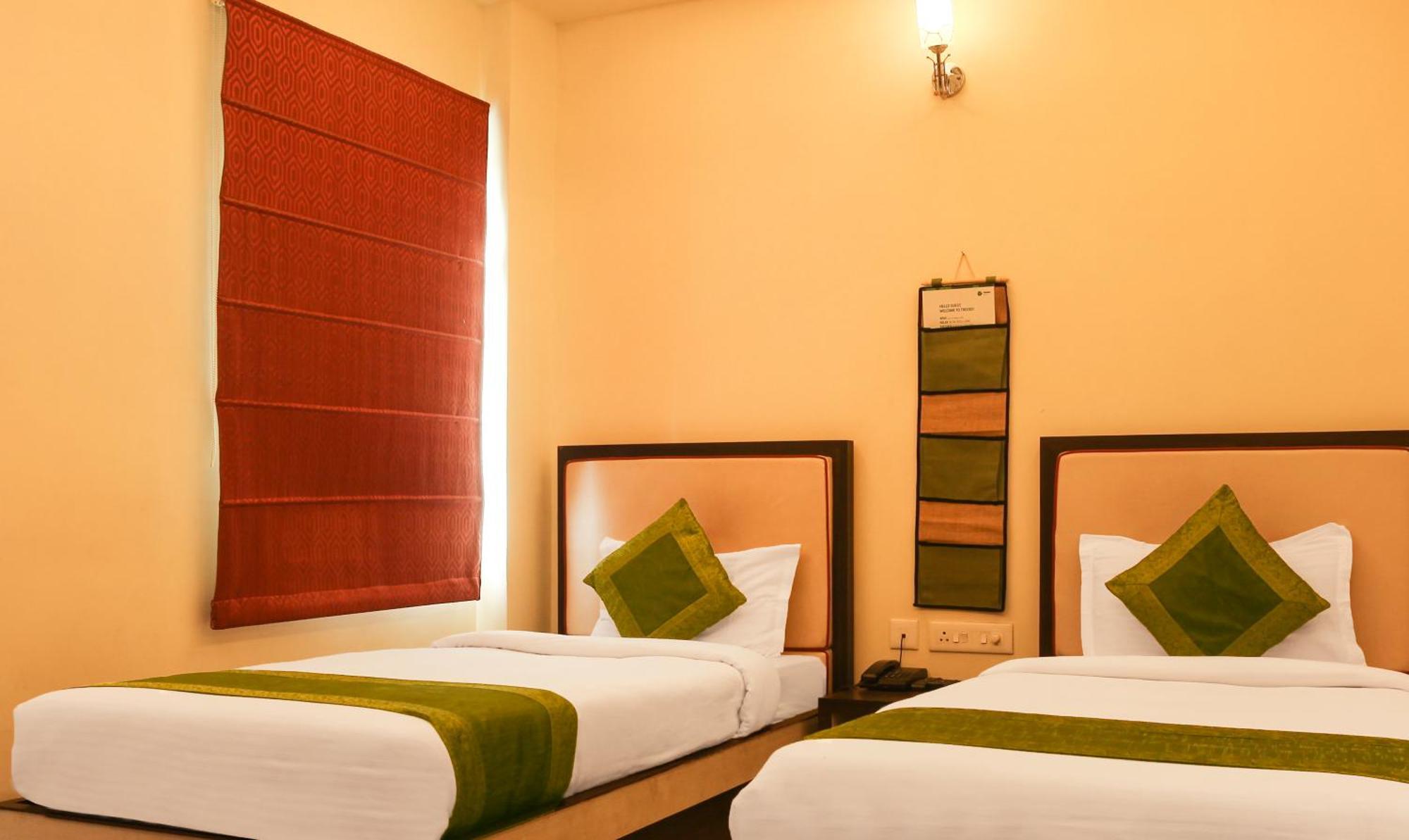Hotel Janki International 3 Km From Kashi Vishwanath Temple Free Pickup From Railway Station Varanasi Dış mekan fotoğraf
