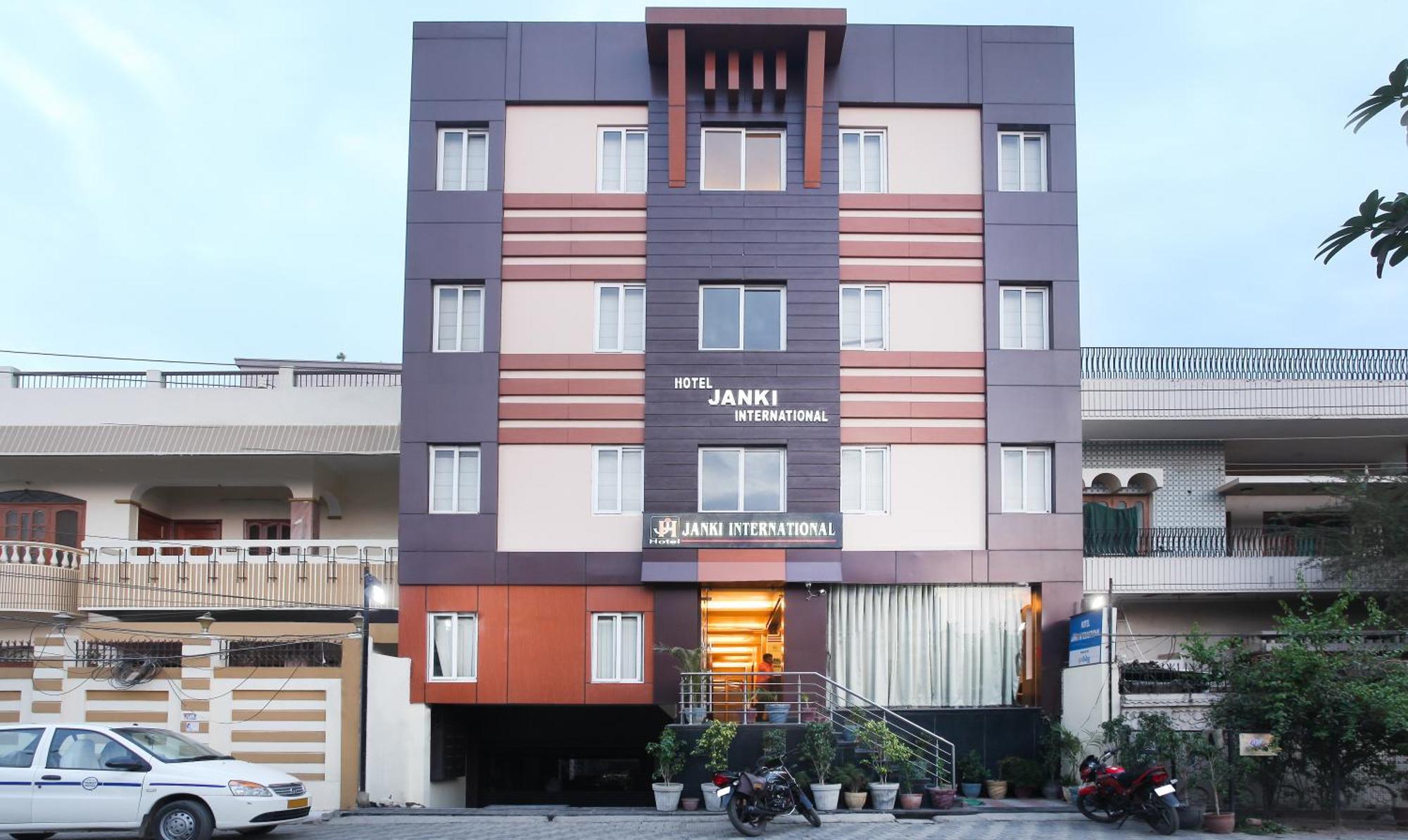 Hotel Janki International 3 Km From Kashi Vishwanath Temple Free Pickup From Railway Station Varanasi Dış mekan fotoğraf