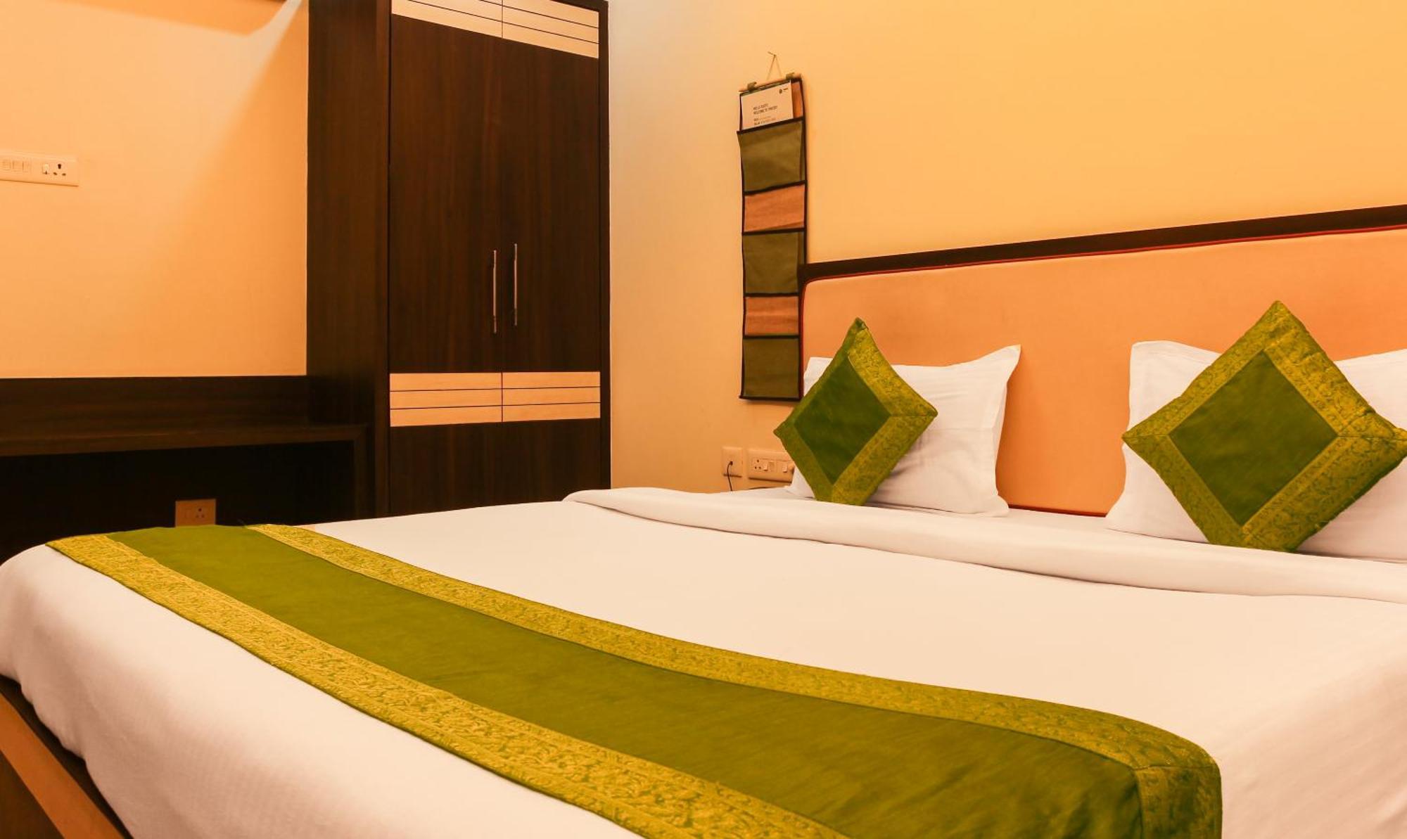 Hotel Janki International 3 Km From Kashi Vishwanath Temple Free Pickup From Railway Station Varanasi Dış mekan fotoğraf