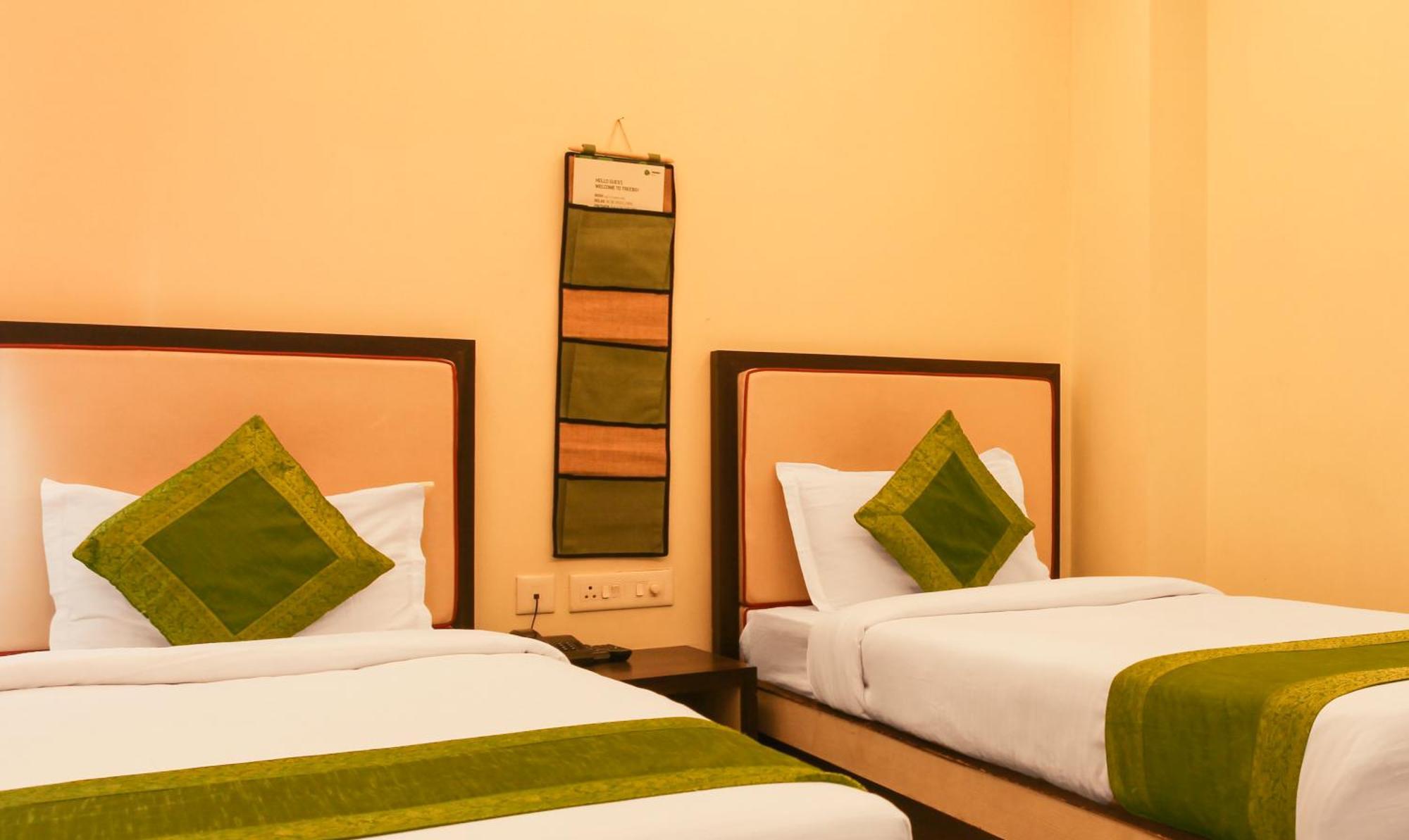 Hotel Janki International 3 Km From Kashi Vishwanath Temple Free Pickup From Railway Station Varanasi Dış mekan fotoğraf