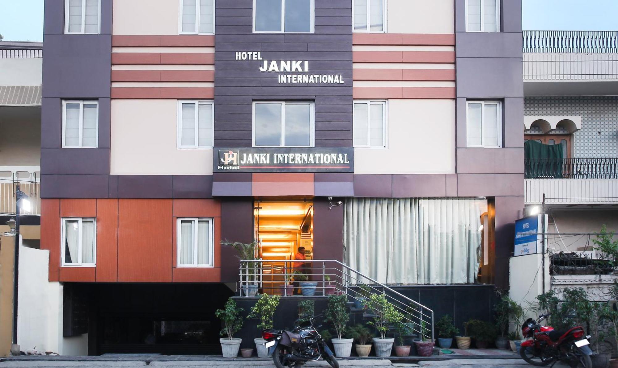 Hotel Janki International 3 Km From Kashi Vishwanath Temple Free Pickup From Railway Station Varanasi Dış mekan fotoğraf