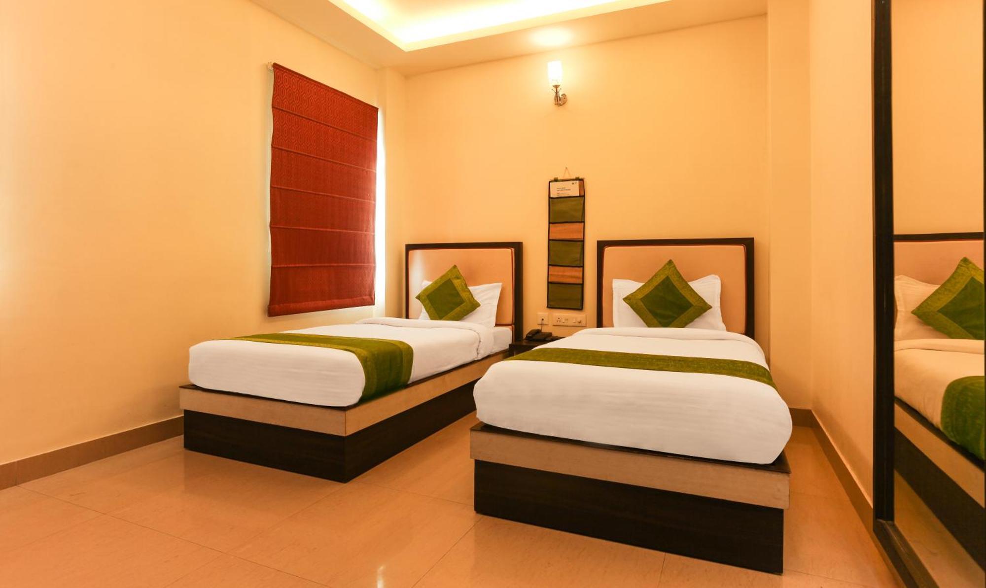 Hotel Janki International 3 Km From Kashi Vishwanath Temple Free Pickup From Railway Station Varanasi Dış mekan fotoğraf