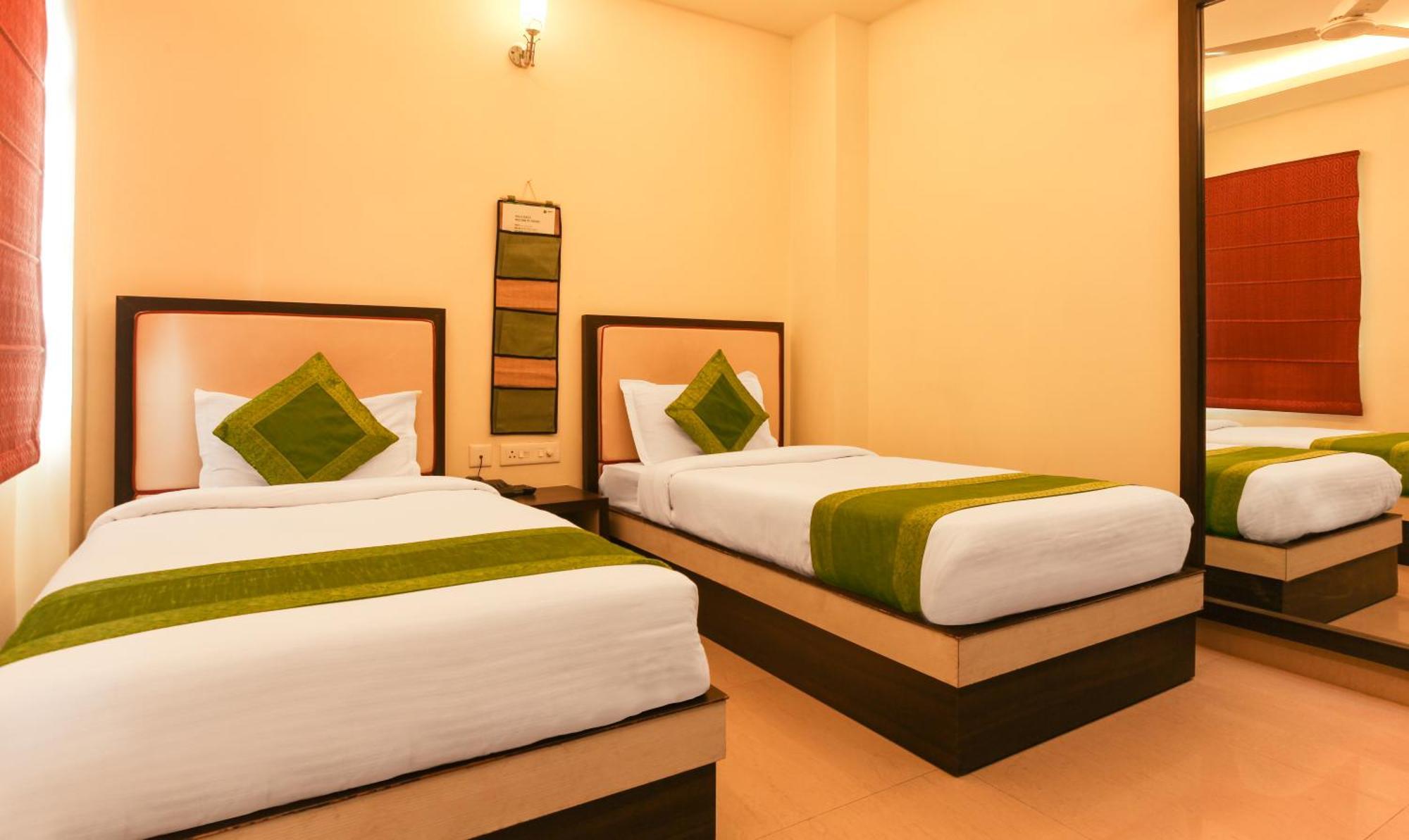 Hotel Janki International 3 Km From Kashi Vishwanath Temple Free Pickup From Railway Station Varanasi Dış mekan fotoğraf