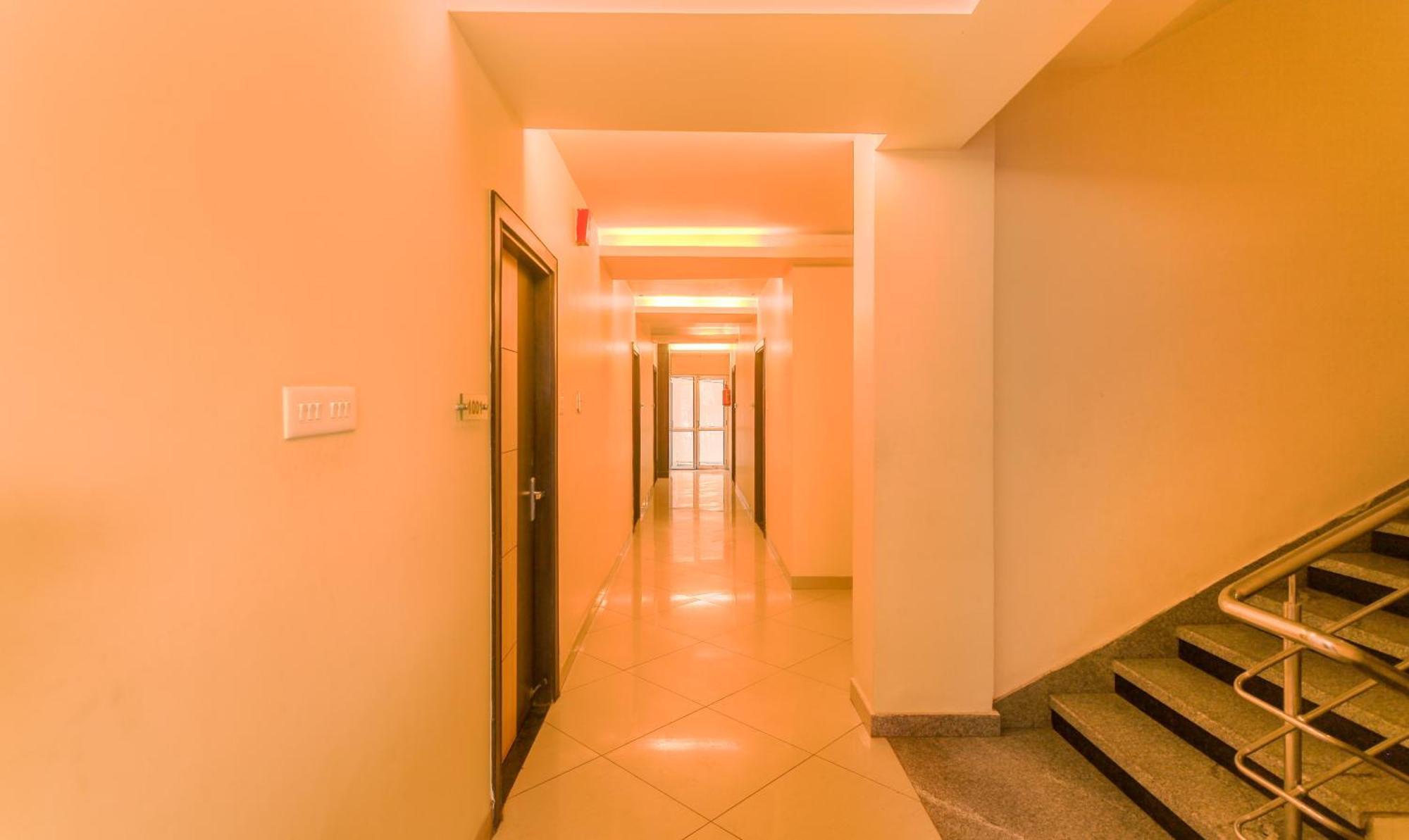 Hotel Janki International 3 Km From Kashi Vishwanath Temple Free Pickup From Railway Station Varanasi Dış mekan fotoğraf