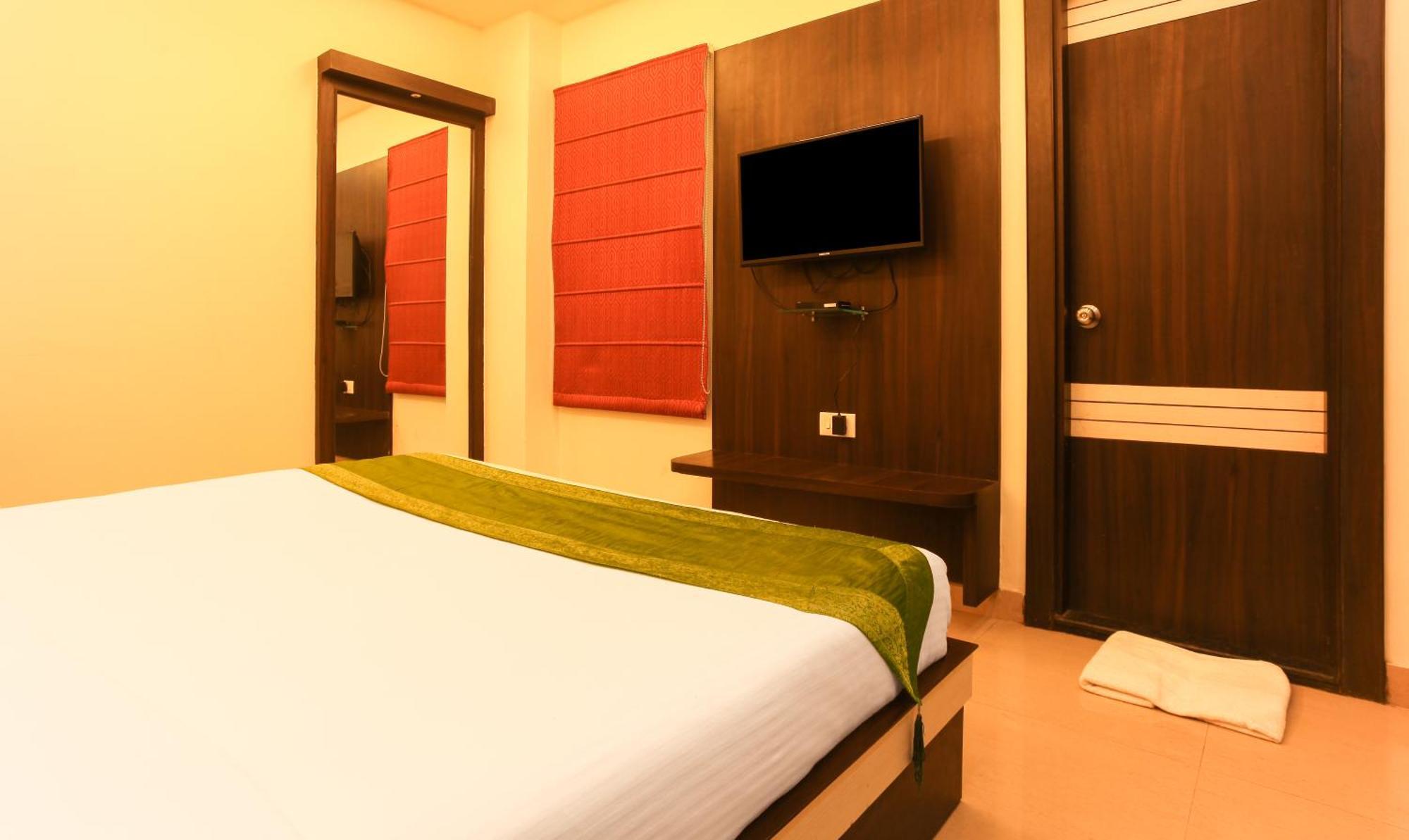 Hotel Janki International 3 Km From Kashi Vishwanath Temple Free Pickup From Railway Station Varanasi Dış mekan fotoğraf