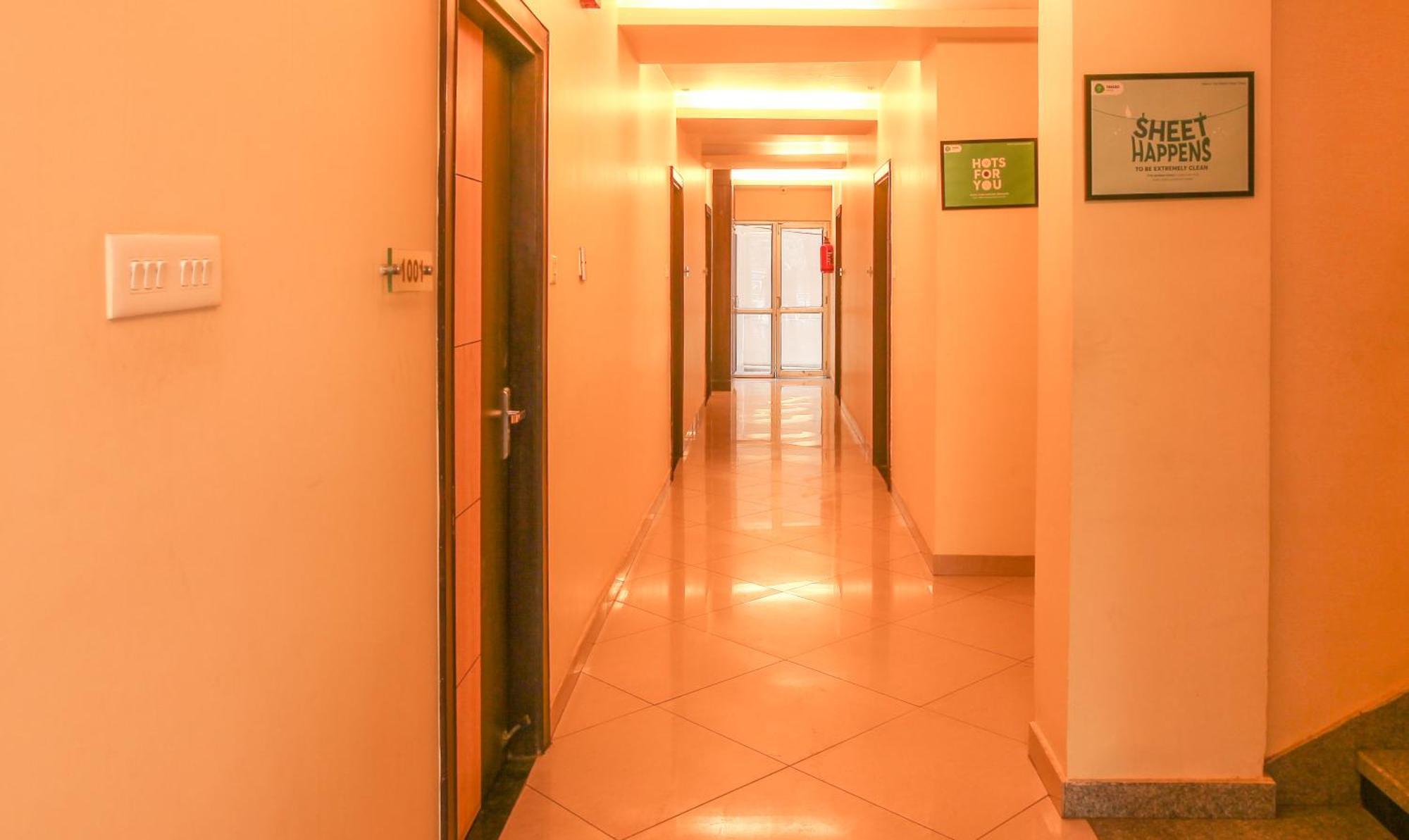 Hotel Janki International 3 Km From Kashi Vishwanath Temple Free Pickup From Railway Station Varanasi Dış mekan fotoğraf