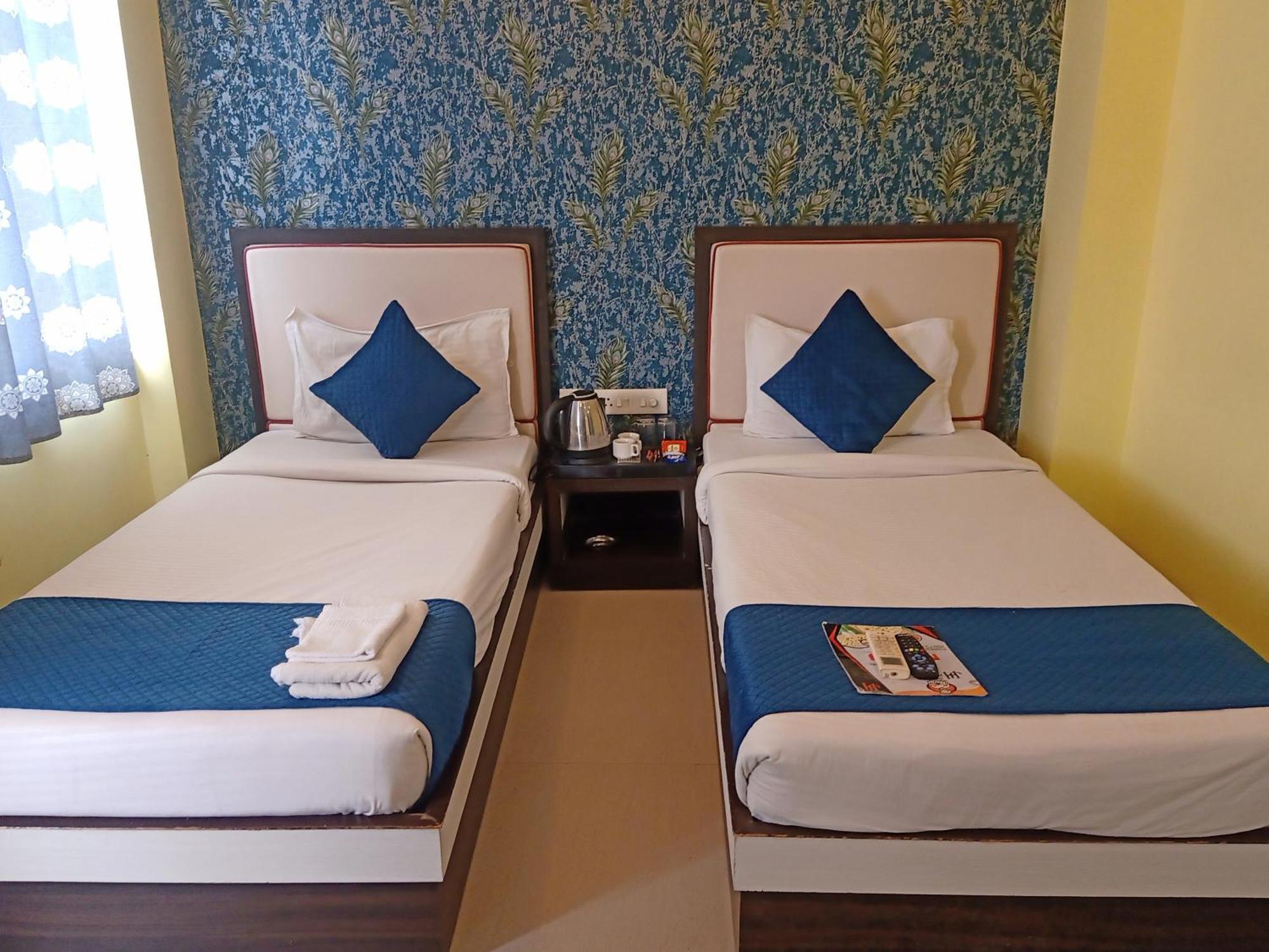 Hotel Janki International 3 Km From Kashi Vishwanath Temple Free Pickup From Railway Station Varanasi Dış mekan fotoğraf