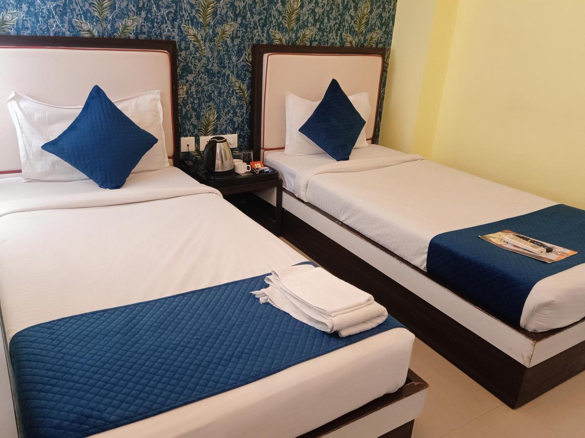 Hotel Janki International 3 Km From Kashi Vishwanath Temple Free Pickup From Railway Station Varanasi Dış mekan fotoğraf