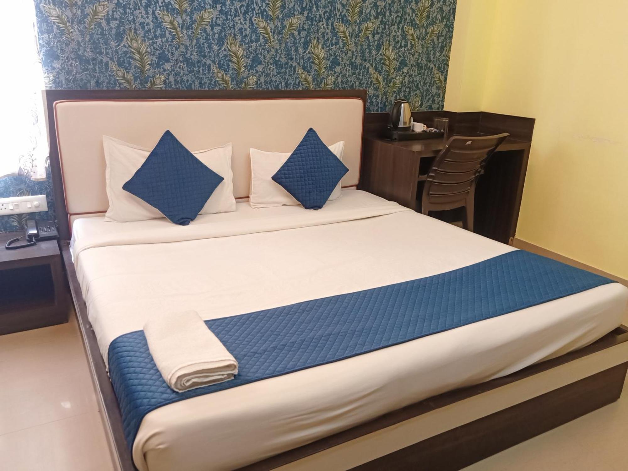 Hotel Janki International 3 Km From Kashi Vishwanath Temple Free Pickup From Railway Station Varanasi Dış mekan fotoğraf