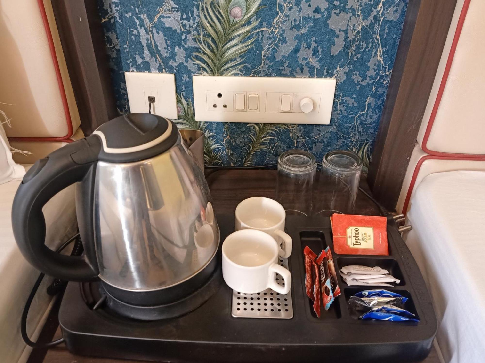 Hotel Janki International 3 Km From Kashi Vishwanath Temple Free Pickup From Railway Station Varanasi Dış mekan fotoğraf